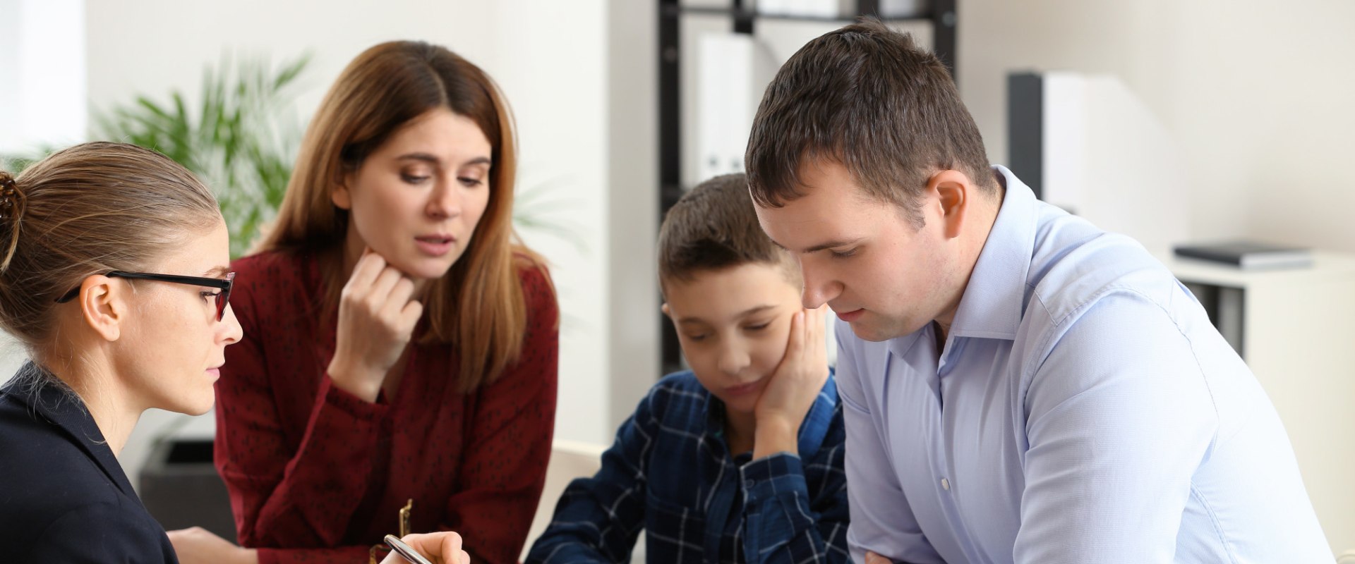 Who has primary custody of a child in florida?