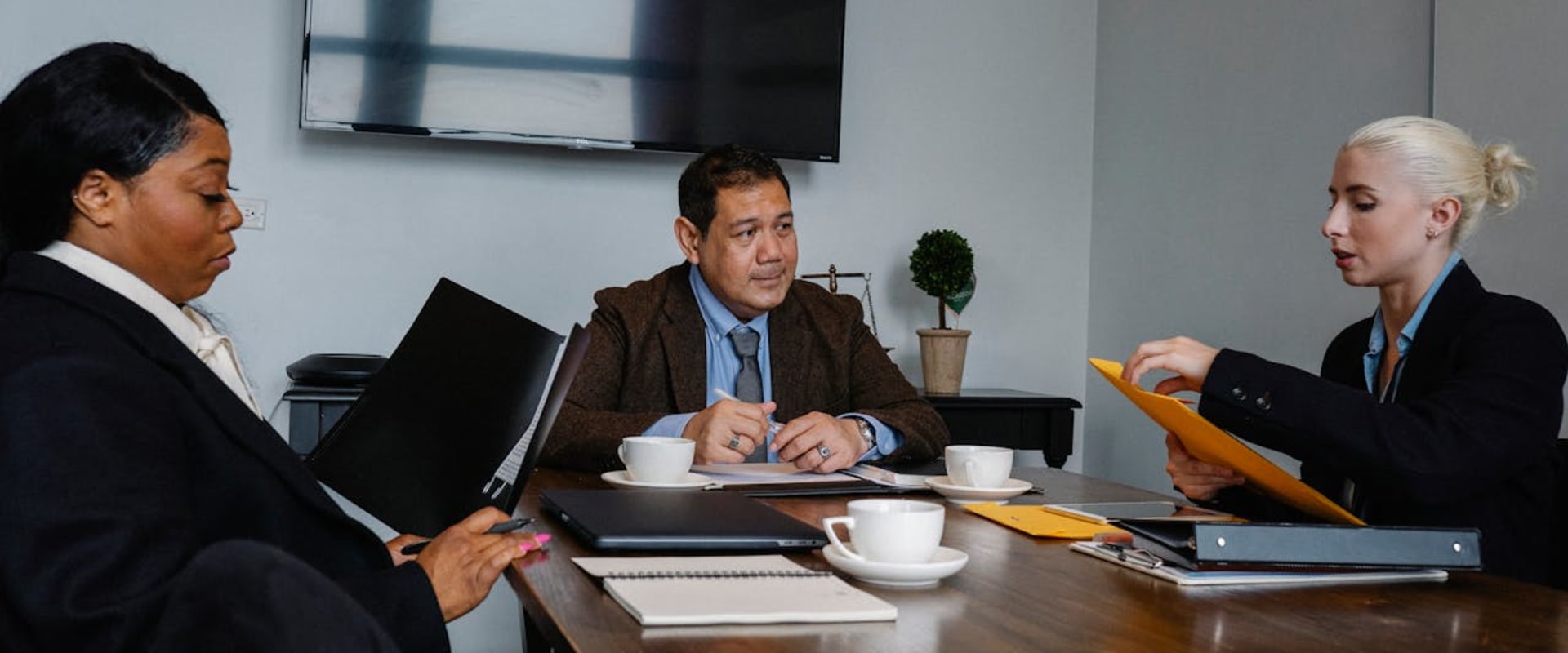 Pros Of Working With Personal Injury Attorney Experts In Child Custody Law In Huntington Beach, CA